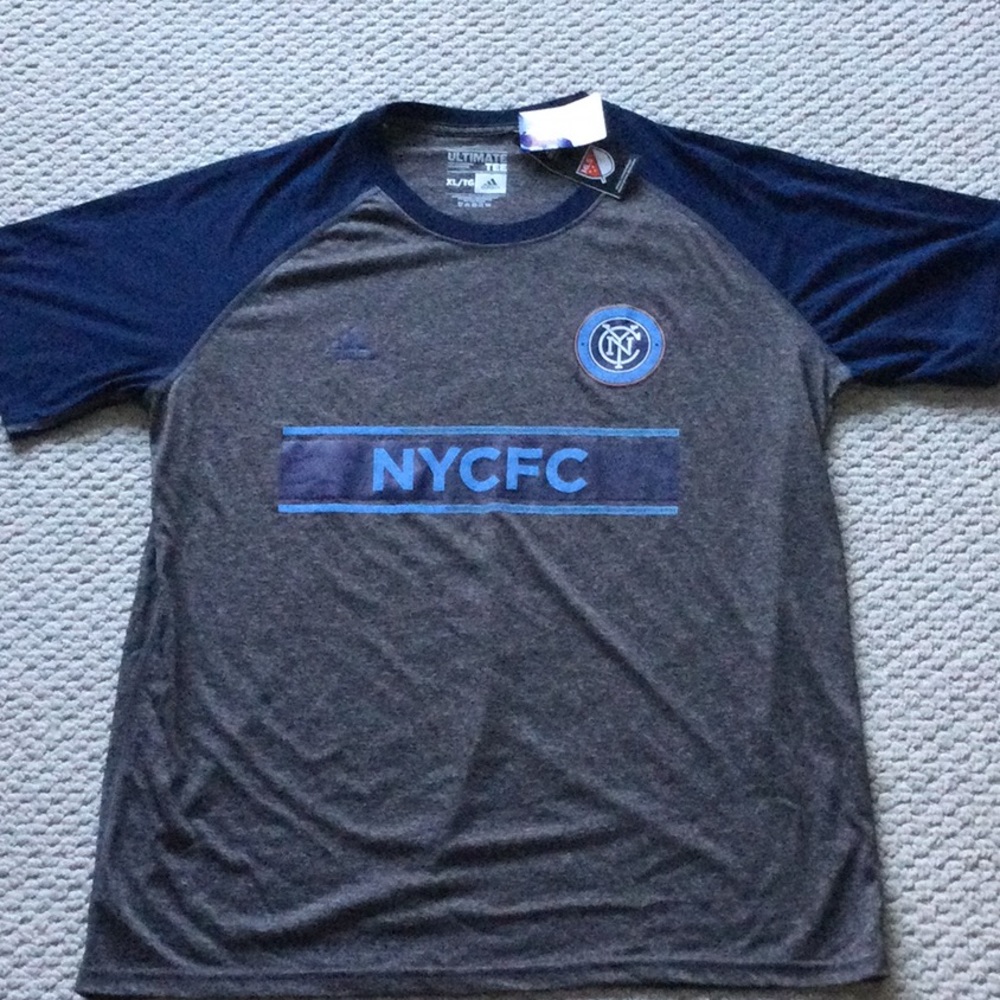 NWT New York Football Club raglan short sleeve tee